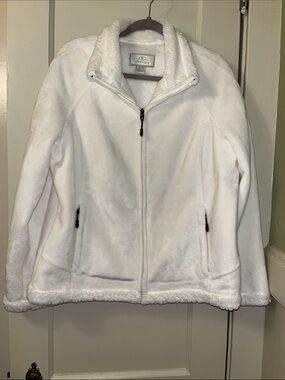 GreenTea Women's Plush White Full-Zip Teddy Jacket